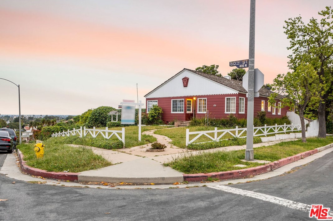 4166 60th St, Los Angeles CA  90043-3602 exterior