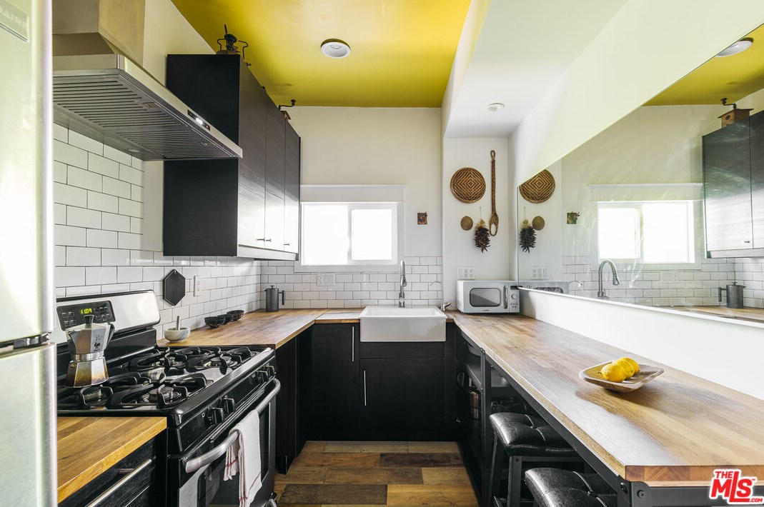 3242 2nd St, Los Angeles CA  90063-3010 exterior