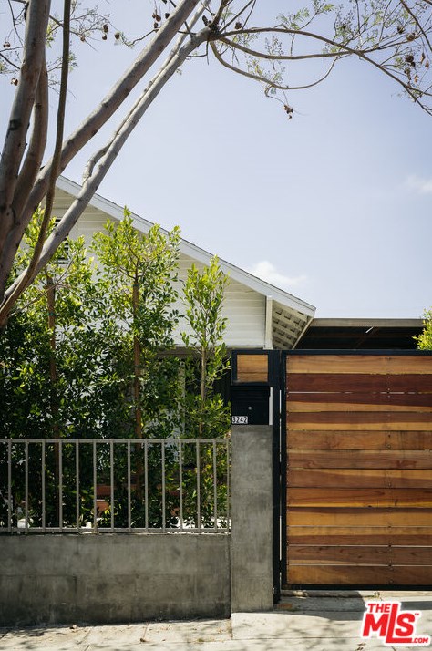 3242 2nd St, Los Angeles CA  90063-3010 exterior