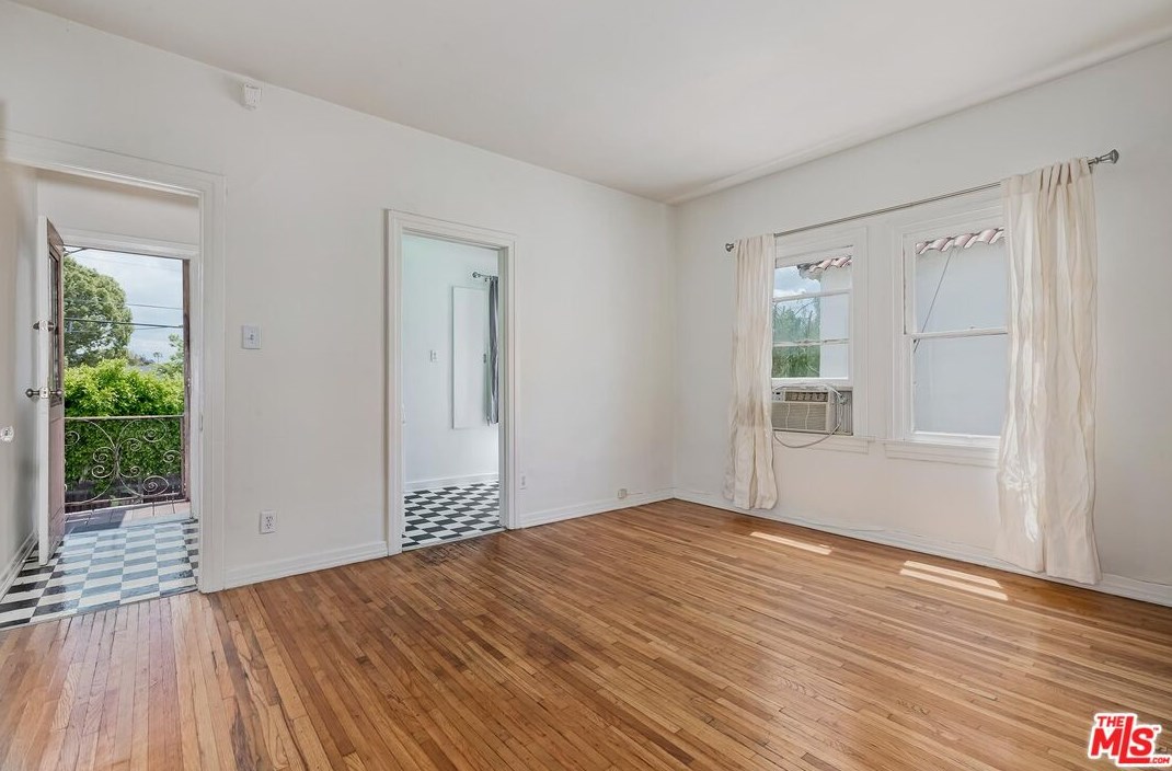 512 Spaulding Ave, Los Angeles CA  90019-2420 exterior