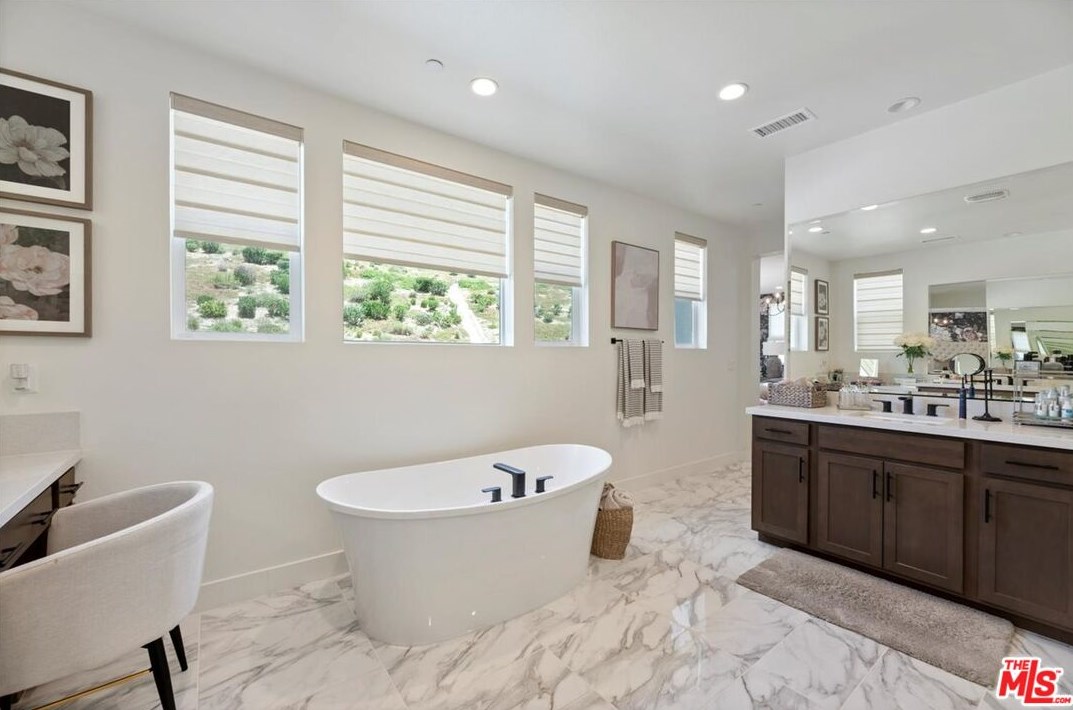 21333 Poema Pl, Chatsworth CA  91311-1285 exterior