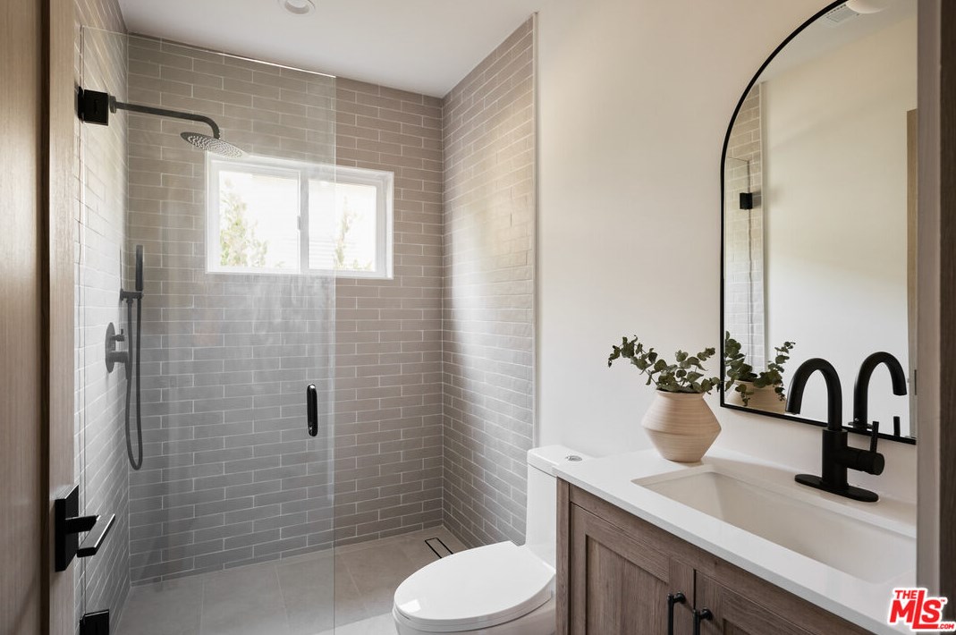 2242 Dorris Pl, Los Angeles CA  90031-1127 exterior