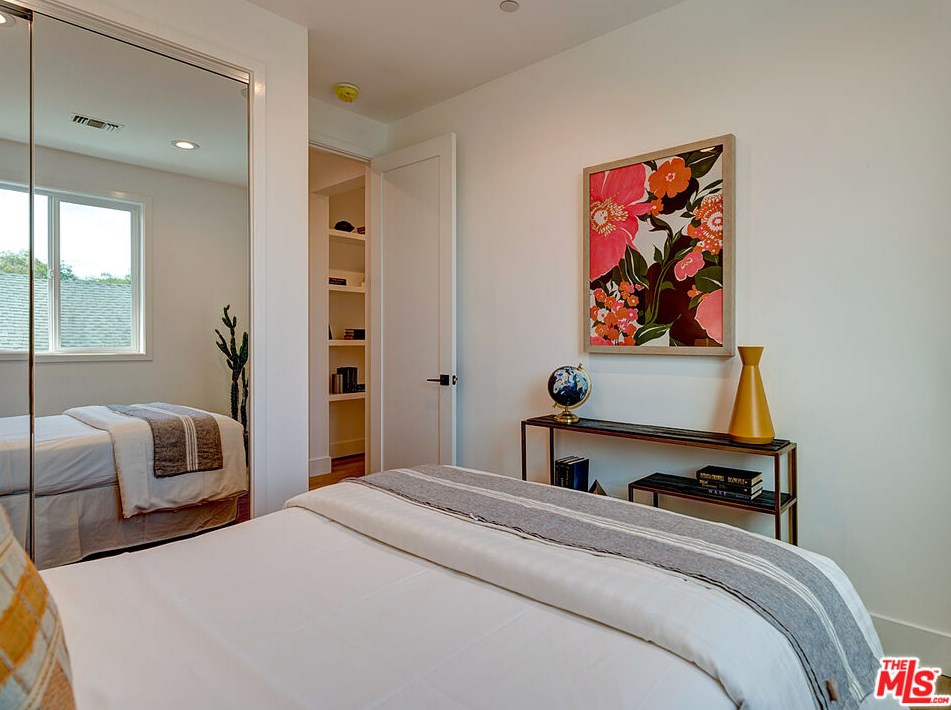 1651 Hayworth Ave, Los Angeles CA  90048-3637 exterior