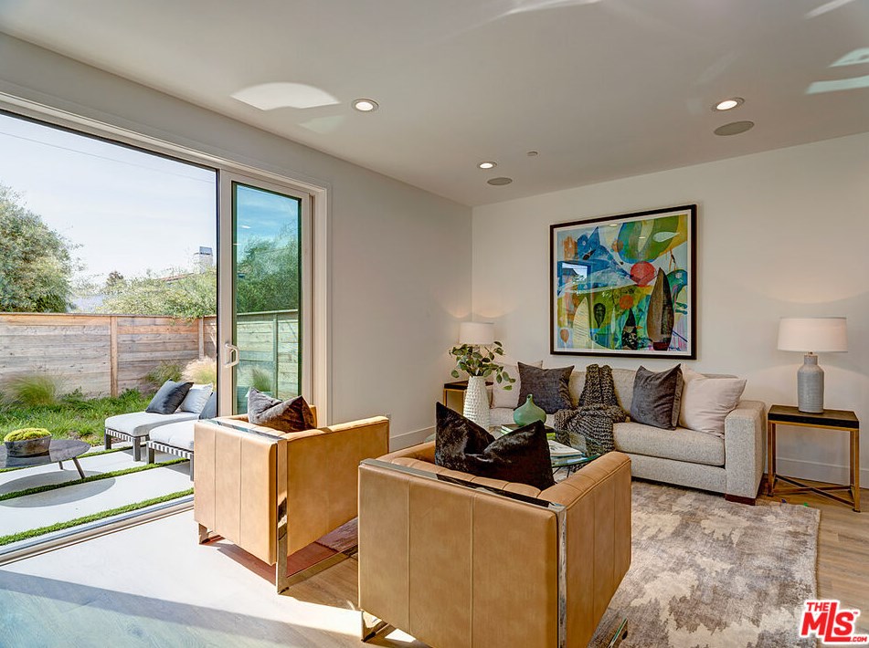 1651 Hayworth Ave, Los Angeles CA  90048-3637 exterior