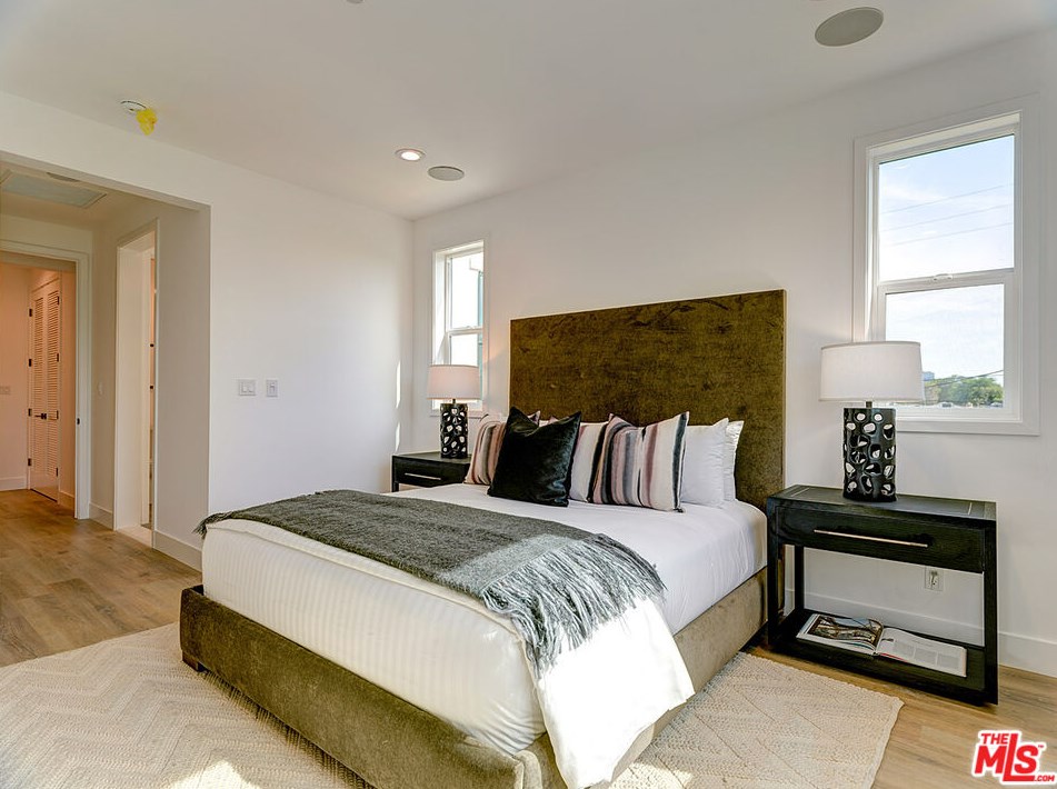 1651 Hayworth Ave, Los Angeles CA  90048-3637 exterior