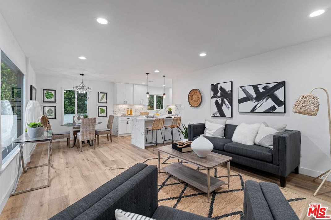 3937 Redwood Ave, Los Angeles CA  90066-4107 exterior