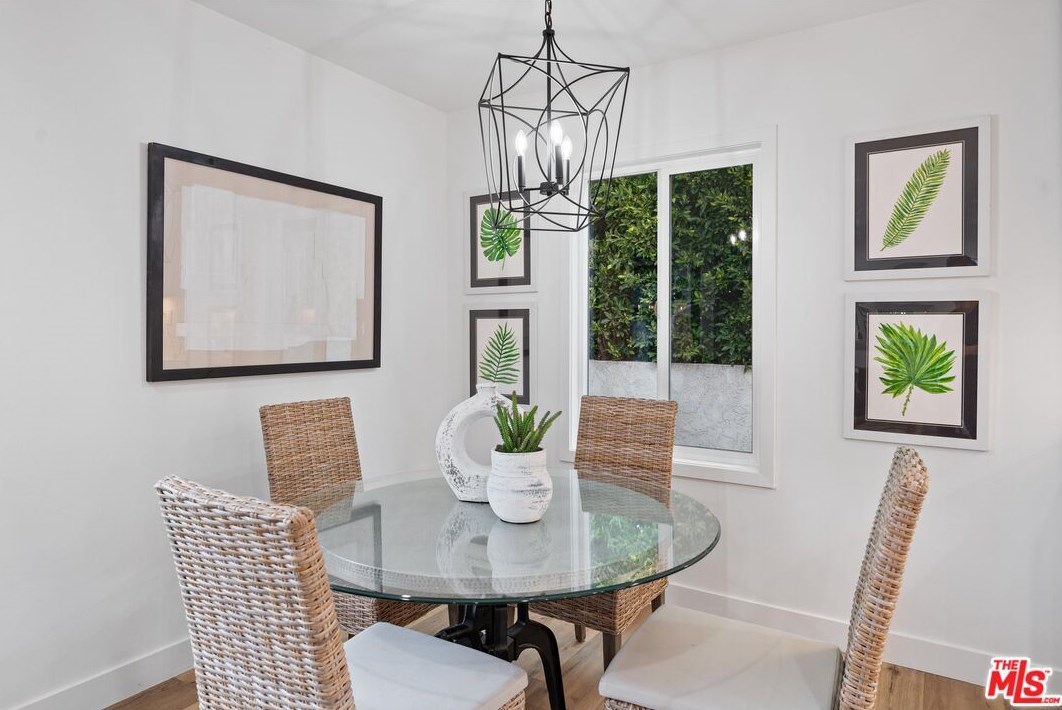 3937 Redwood Ave, Los Angeles CA  90066-4107 exterior