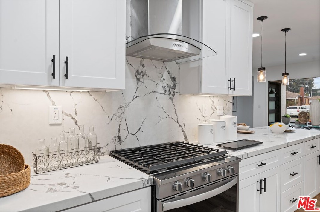 3937 Redwood Ave, Los Angeles CA  90066-4107 exterior