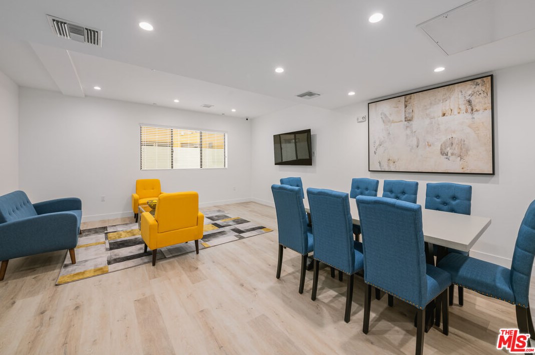 1123 Shenandoah St, Los Angeles CA  90035-2235 exterior