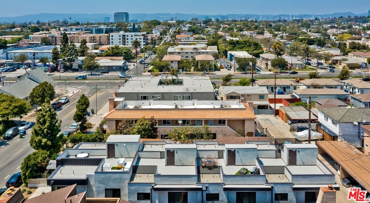 3832 Bentley Ave, Los Angeles CA  90232-3904 exterior