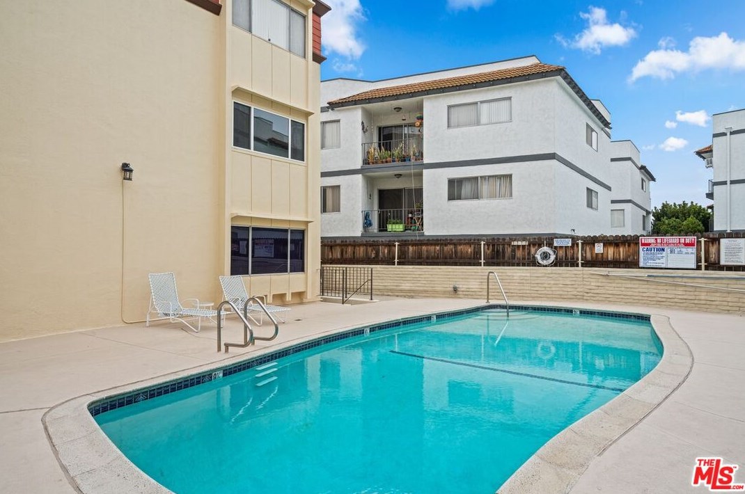 5674 Windsor Way, Los Angeles CA  90230-6764 exterior