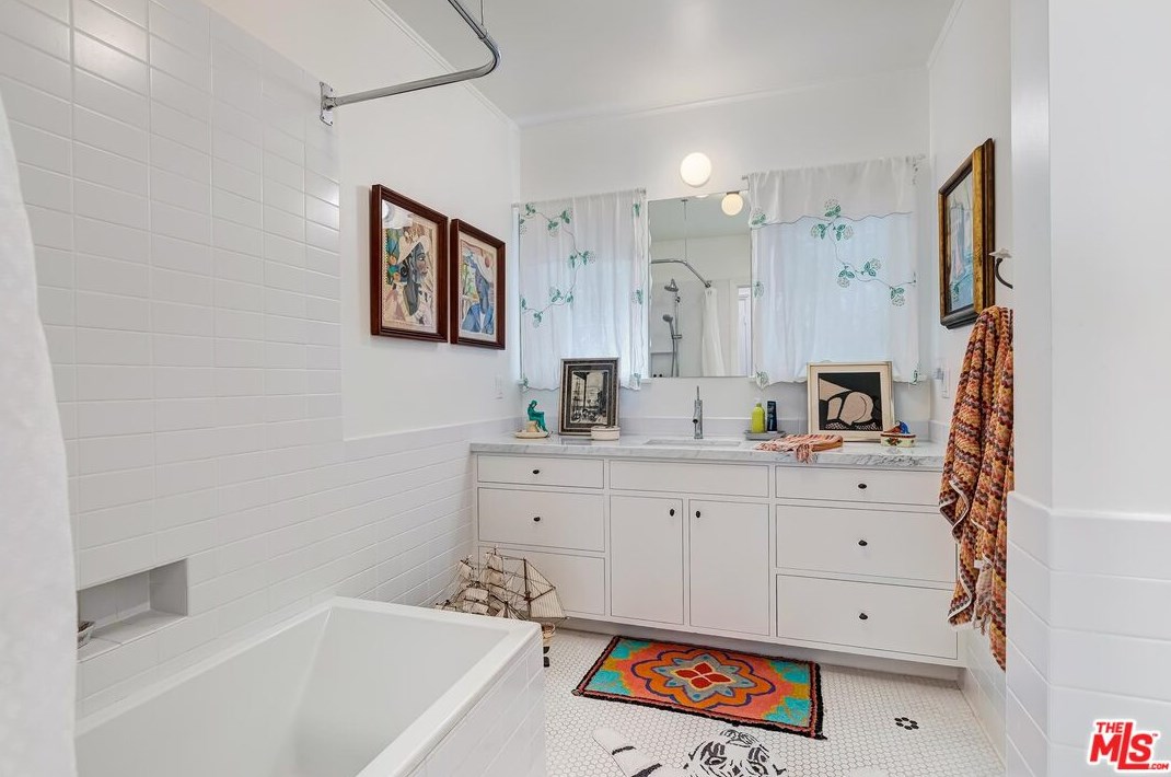 11123 Ophir Dr, Los Angeles CA  90024-1918 exterior