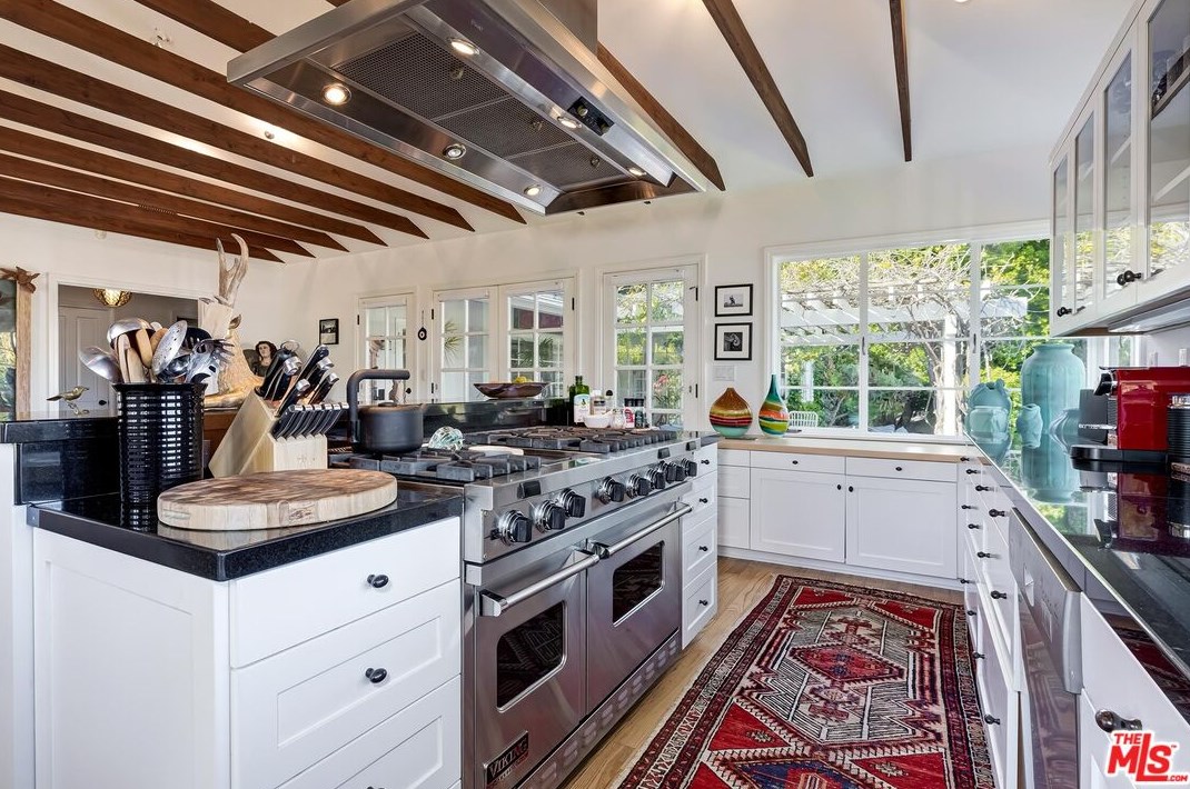 11123 Ophir Dr, Los Angeles CA  90024-1918 exterior