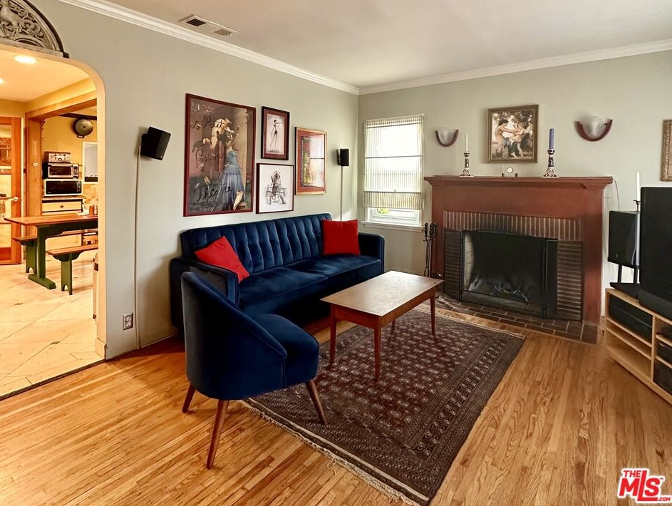 3130 Ivy St, Los Angeles CA  90034-3213 exterior