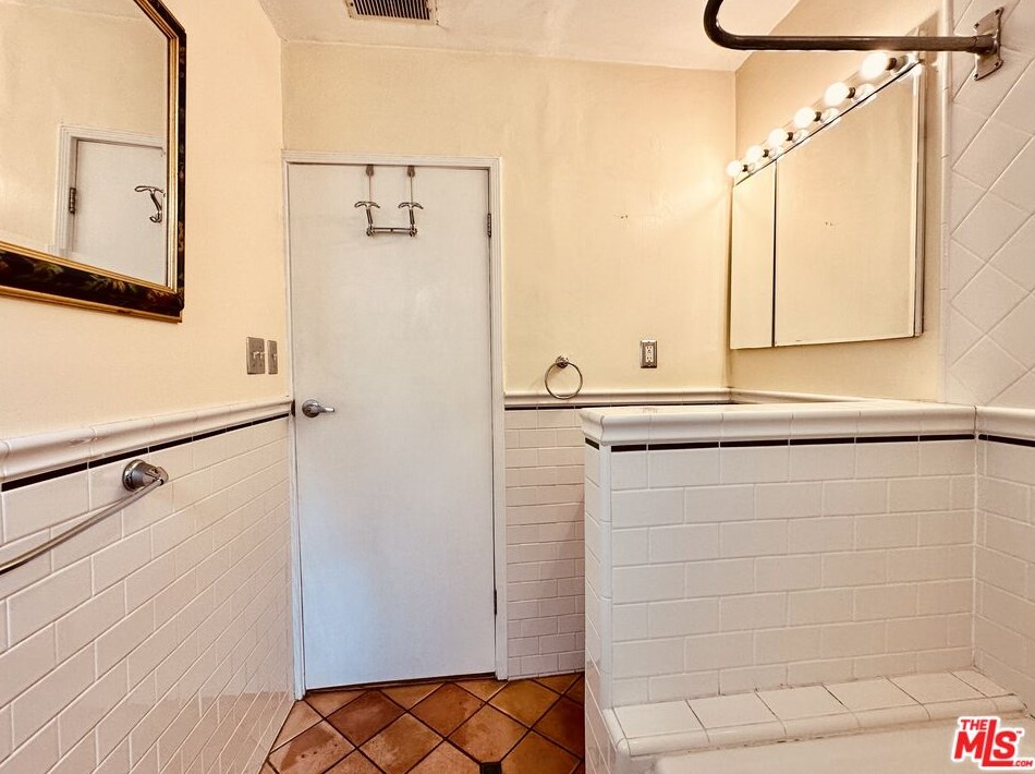 3130 Ivy St, Los Angeles CA  90034-3213 exterior