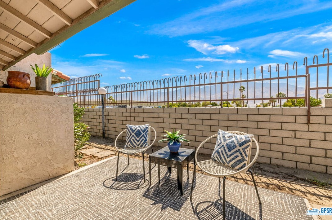 1 Lakeview Cir, Cathedral City CA  92234-6056 exterior
