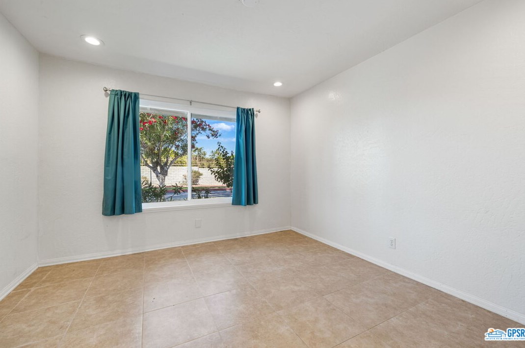 1 Lakeview Cir, Cathedral City CA  92234-6056 exterior