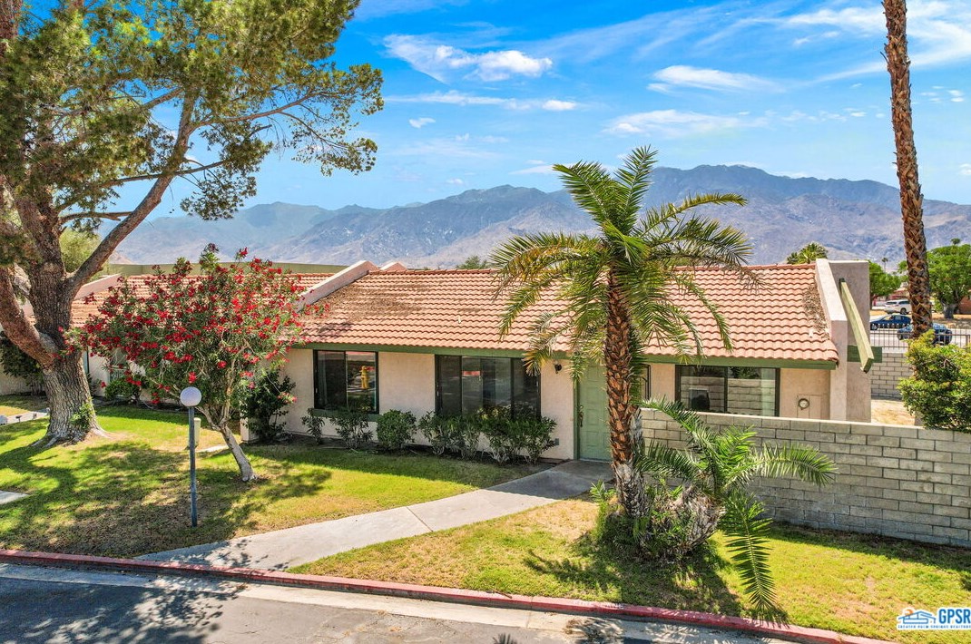 1 Lakeview Cir, Cathedral City CA  92234-6056 exterior