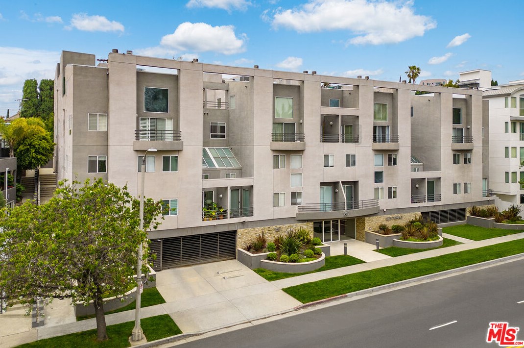 1617 Beverly Glen Blvd, Los Angeles CA  90077-2707 exterior
