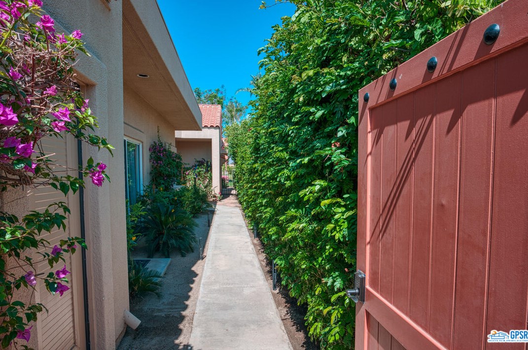 55 Oak Tree Dr, Rancho Mirage, CA 92270