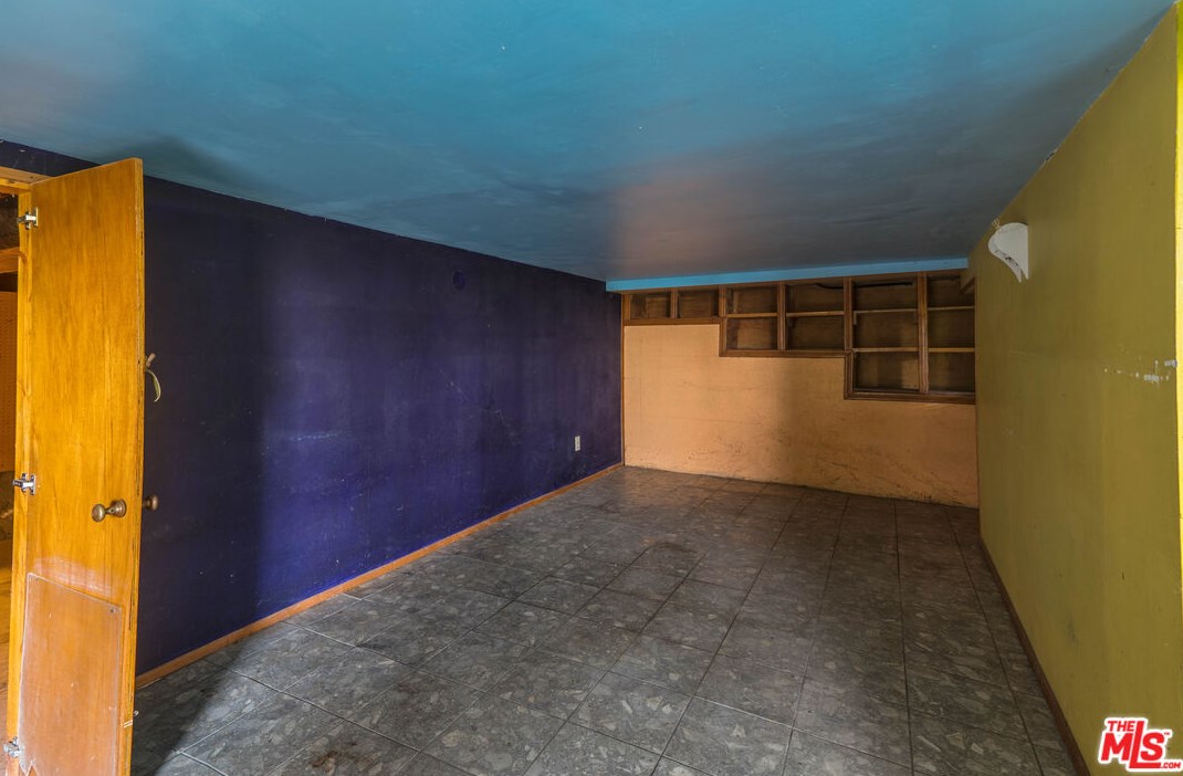 2056 Alvarado St, Los Angeles CA  90039-3906 exterior