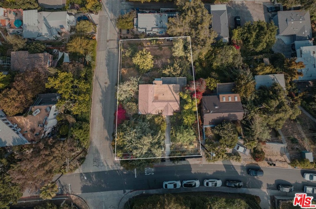 2056 Alvarado St, Los Angeles CA  90039-3906 exterior