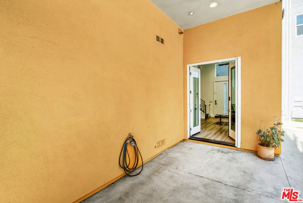 3034 Coolidge Ave, Los Angeles CA  90039-3414 exterior