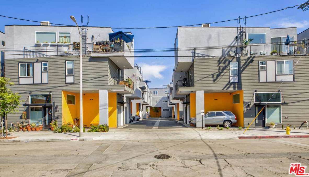 3034 Coolidge Ave, Los Angeles CA  90039-3414 exterior