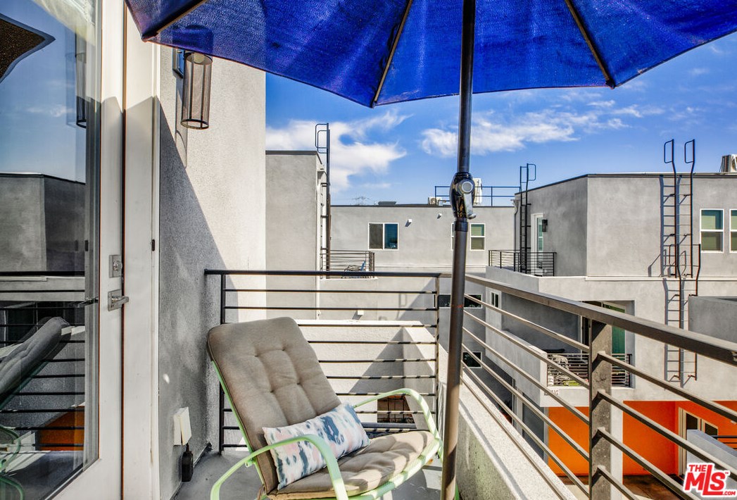 3034 Coolidge Ave, Los Angeles CA  90039-3414 exterior