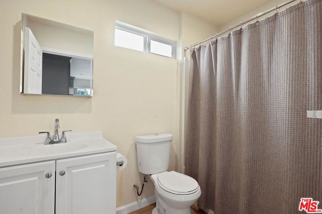 910 71st St, Los Angeles CA 90003-1836 exterior