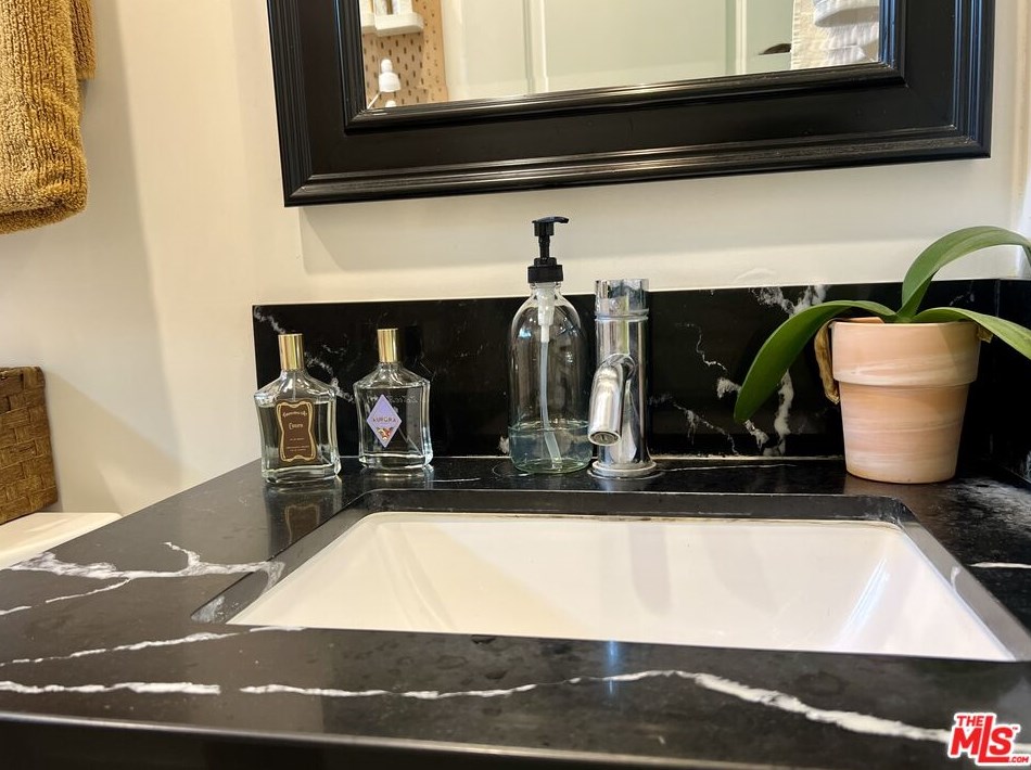 5914 Madden Ave, Los Angeles CA  90043-3215 exterior