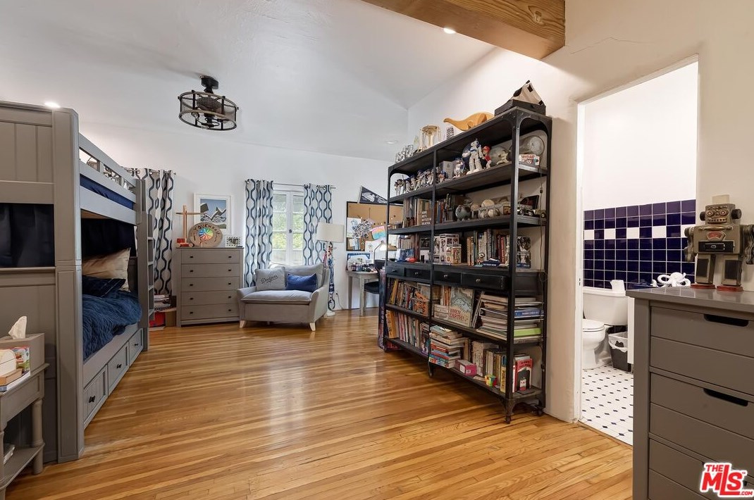 1053 Hayworth Ave, Los Angeles CA  90035-2601 exterior