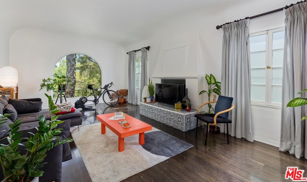 1053 Hayworth Ave, Los Angeles CA  90035-2601 exterior