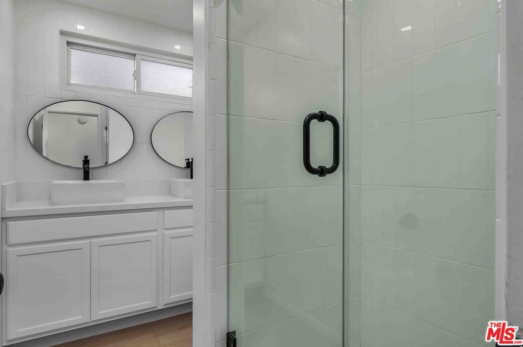 7907 Bleriot Ave, Los Angeles CA  90045-3003 exterior