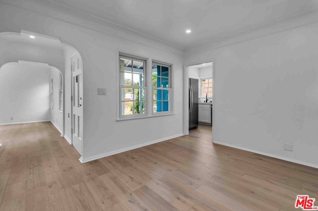 7907 Bleriot Ave, Los Angeles CA  90045-3003 exterior