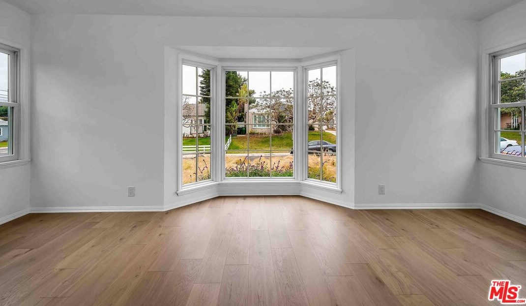 7907 Bleriot Ave, Los Angeles CA  90045-3003 exterior