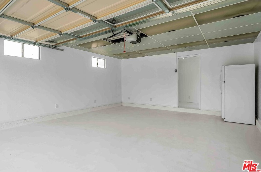 7907 Bleriot Ave, Los Angeles CA  90045-3003 exterior