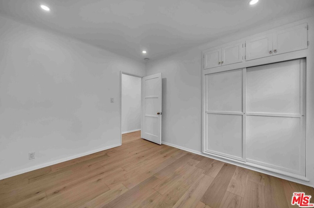 7907 Bleriot Ave, Los Angeles CA  90045-3003 exterior