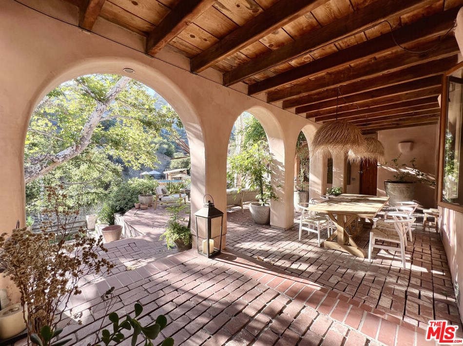 23407 Red Rock Rd, Topanga, CA 90290