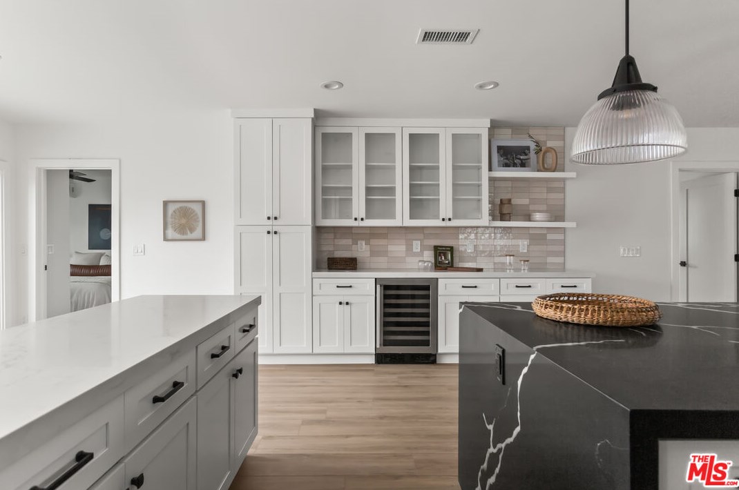 3741 Degnan Blvd, Los Angeles CA  90018-4018 exterior
