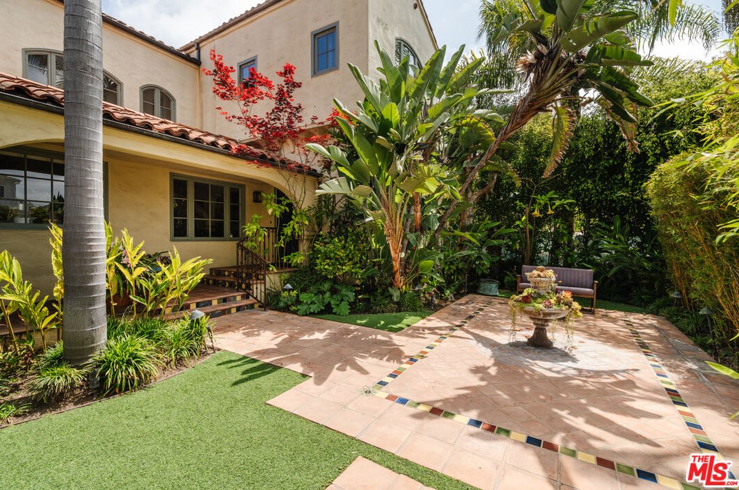 10568 Blythe Ave, Los Angeles CA  90064-3342 exterior