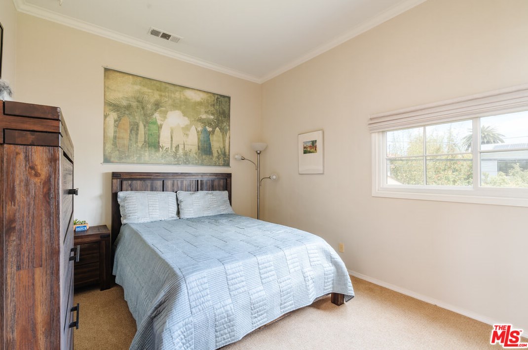 10568 Blythe Ave, Los Angeles CA  90064-3342 exterior