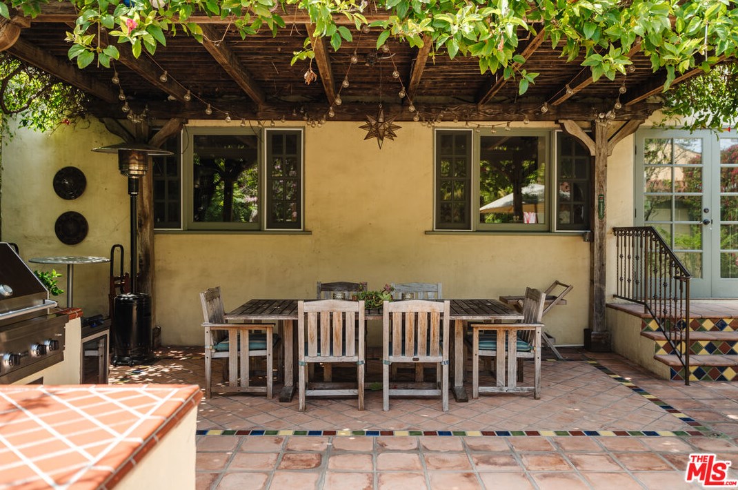 10568 Blythe Ave, Los Angeles CA  90064-3342 exterior