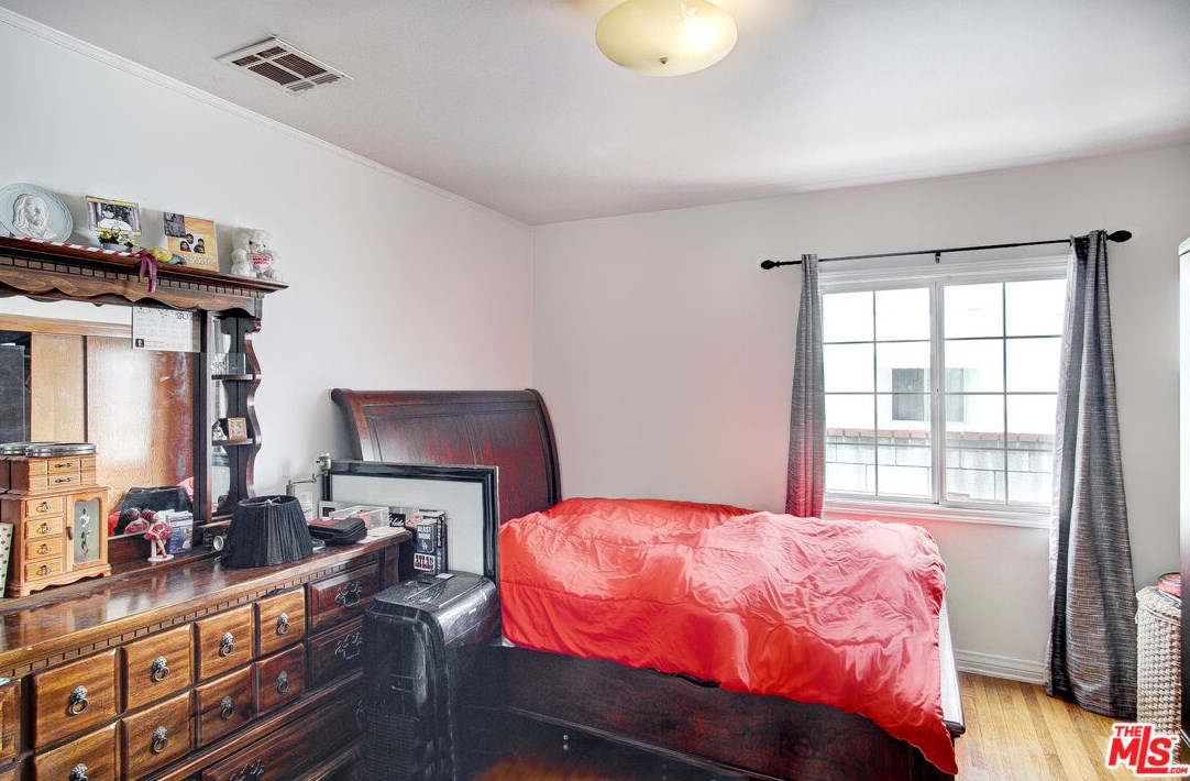 832 8 St, Alhambra CA  91801-4633 exterior