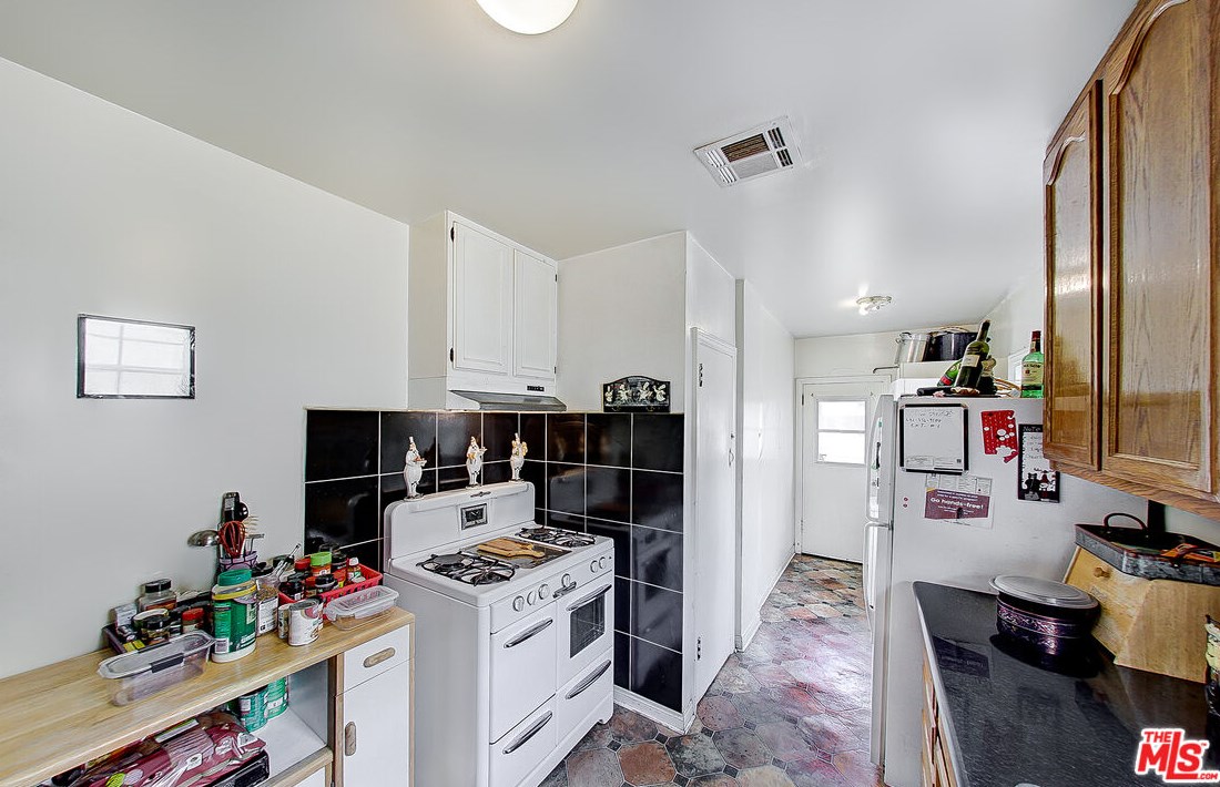 832 8 St, Alhambra CA  91801-4633 exterior