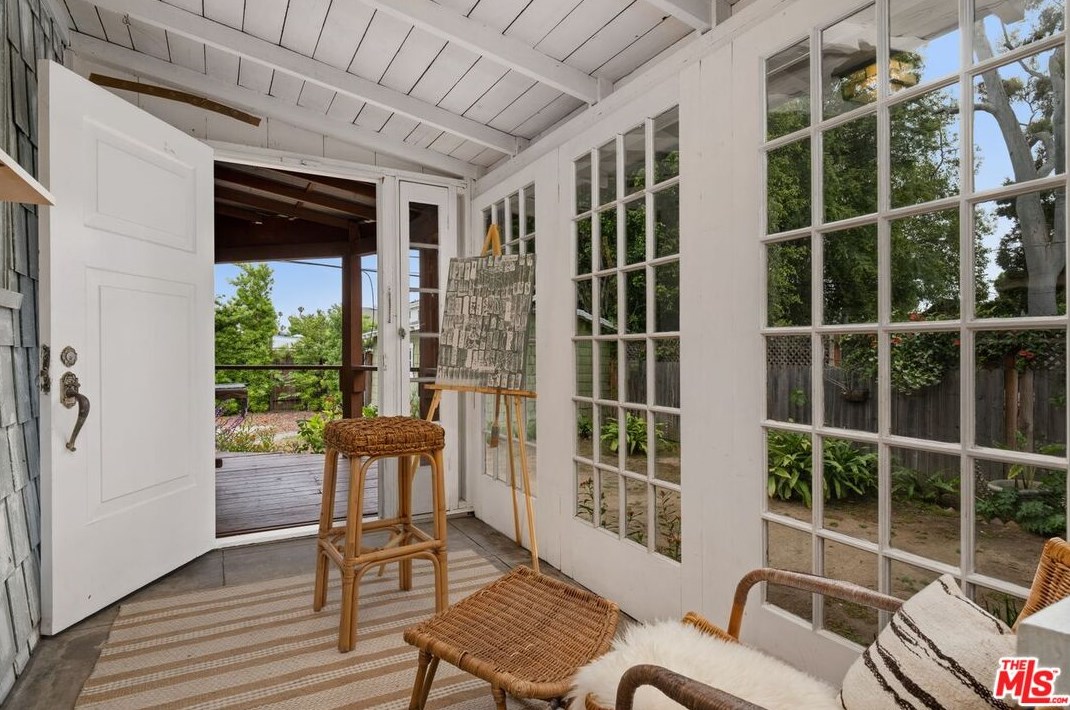 120 Harvard, Los Angeles CA  90062-1734 exterior