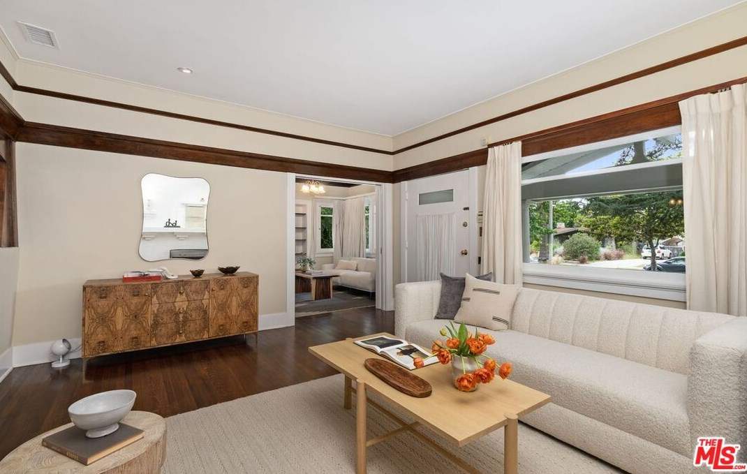 120 Harvard, Los Angeles CA  90062-1734 exterior