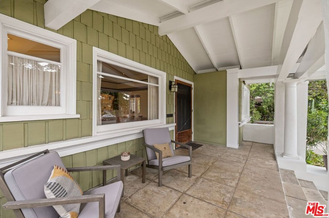 120 Harvard Blvd, Los Angeles CA  90004-4317 exterior