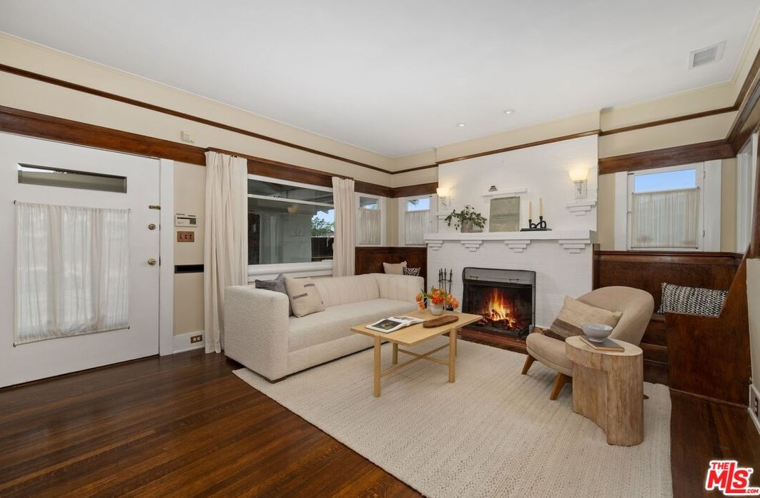 120 Harvard, Los Angeles CA  90062-1734 exterior