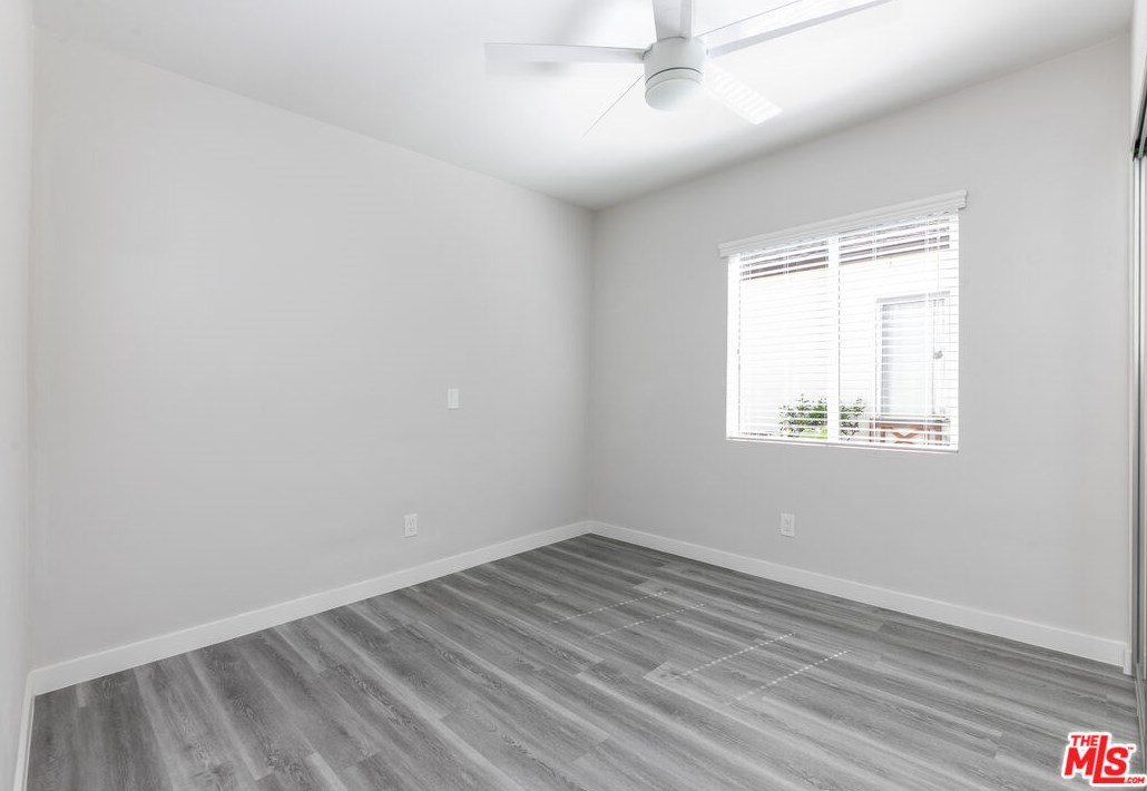 12111 Washington Pl, Los Angeles CA  90066-5276 exterior